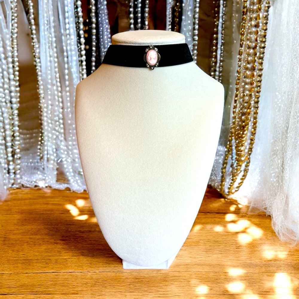 Black Velvet Choker With Gold Tone Cameo Embellishment & Key Charm. 3/4”W 14”L